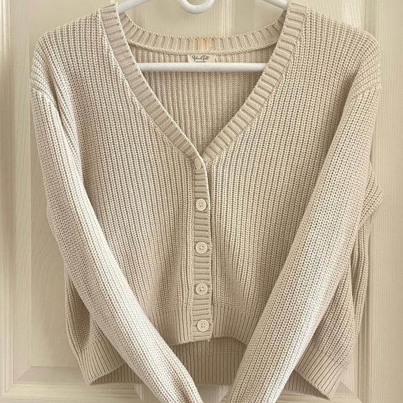 Brandy Melville Sweaters - BRANDY MELVILLE CARDIGAN